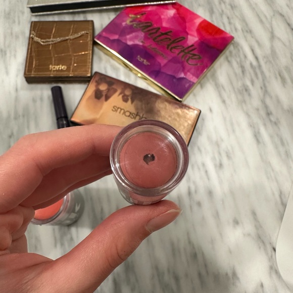 Everyday Makeup Lot - Picture 15 of 16